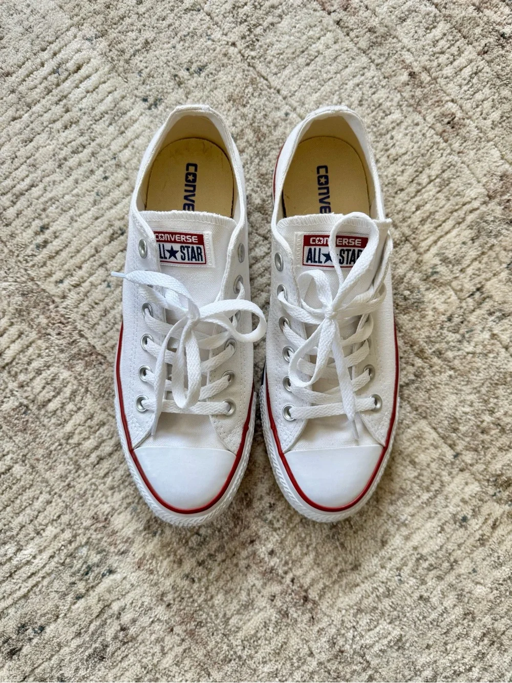 Converse Women’s White Chucks - size 9 - Picture 2 of 6